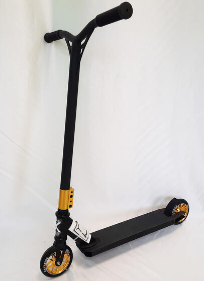 Самокат трюковый ТМ SCOOTER, модель EXTREME, цв. чёрно/золотой( 2254)
